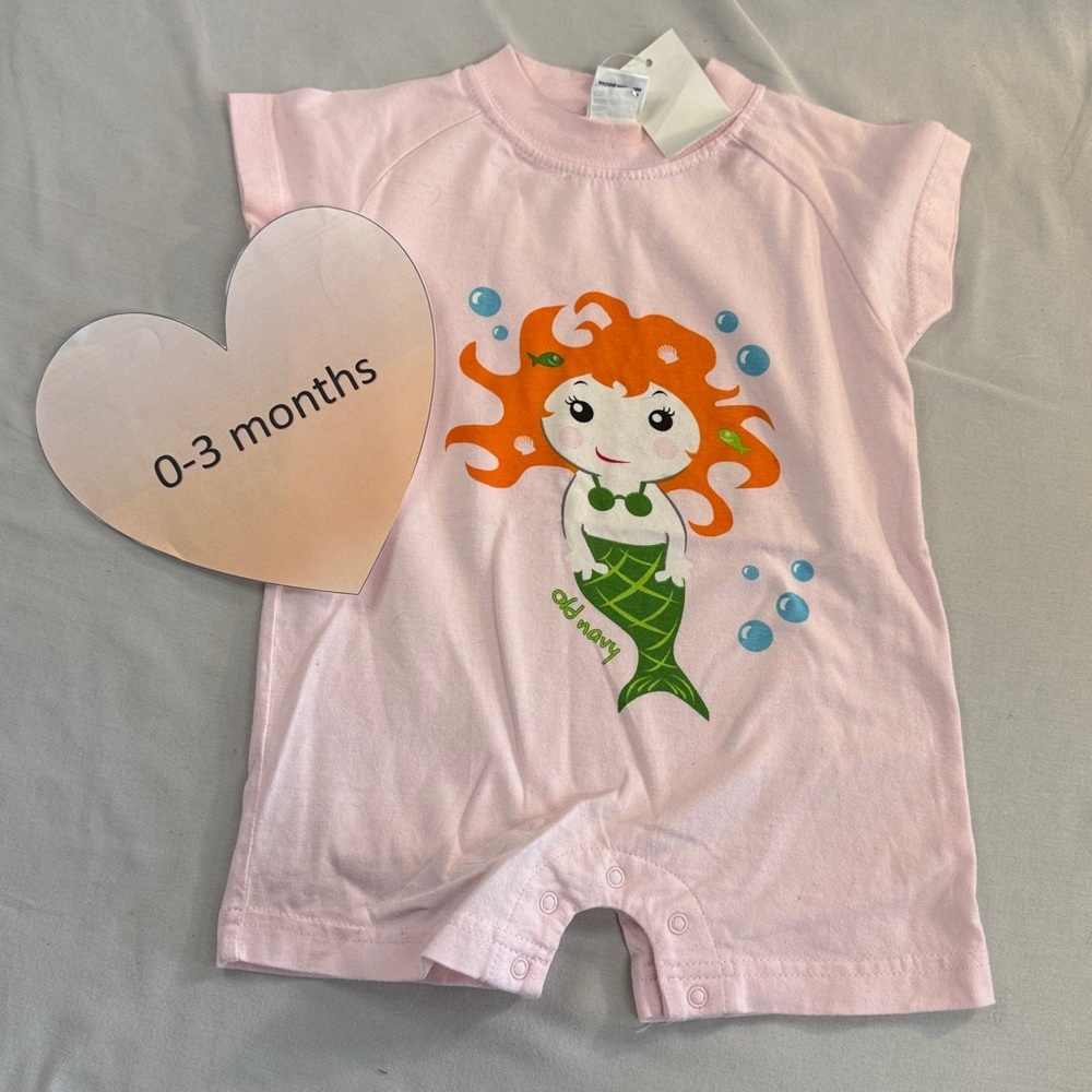 Old Navy - NWT - short sleeve summer romper. Size 0-3 months